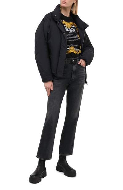 Хлопковая футболка VERSACE JEANS COUTURE черного цвета по цене 11900 руб., арт. B2HZA7TG-ZDP613 REG. 44 TRANSFER/30319, фото 2 Хлопковая футболка VERSACE JEANS COUTURE, арт. B2HZA7TG-ZDP613 REG. 44 TRANSFER/30319, фото 2