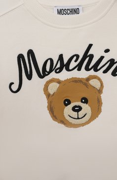 Детский хлопковый свитшот MOSCHINO белого цвета, арт. HMF07H/LDA55/4A-8A | Фото 3 (Рукава: Длинные; Материал сплава: Проставлено; Материал внешний: Хлопок; Девочки Кросс-КТ: Свитшот-одежда; Драгоценные камни: Проставлено)