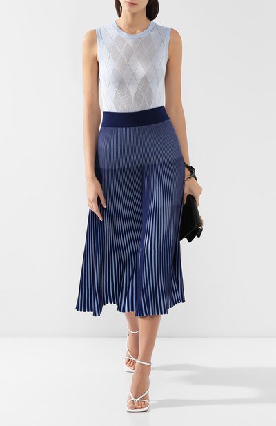 Топ из вискозы BURBERRY голубого цвета по цене 56200 руб., арт. 8013583, фото 2 Топ из вискозы BURBERRY, арт. 8013583, фото 2