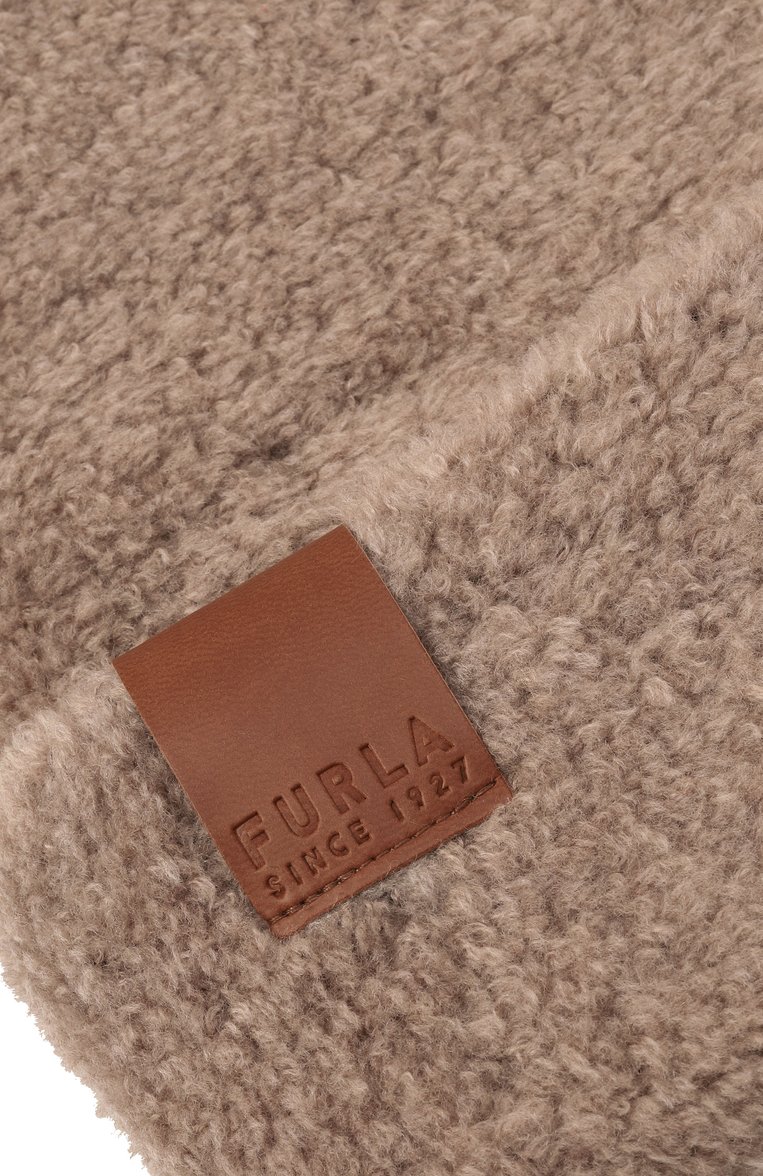 Женская шерстяная шапка furla nuvola FURLA темно-бежевого цвета, арт. WH00059/LH0000 | Фото 4 (Материал: Шерсть, Текстиль; Нос: Не проставлено)