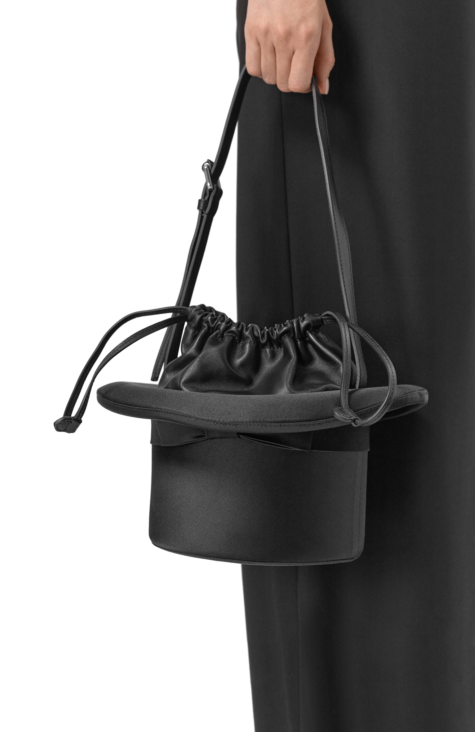 Сумка item MOSCHINO черного цвета по цене 158500 руб., арт. MC4034PP1N/0R2, фото 2 Сумка item MOSCHINO, арт. MC4034PP1N/0R2, фото 2