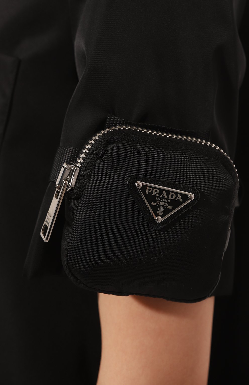 Платье PRADA черного цвета по цене 195000 руб., арт. 230620-1WQ8-F0002-201, фото 5 Платье PRADA, арт. 230620-1WQ8-F0002-201, фото 5