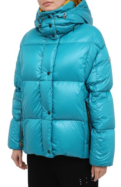 Пуховик MONCLER бирюзового цвета по цене 163000 руб., арт. F2-093-1A51N-00-C0067, фото 3 Пуховик MONCLER, арт. F2-093-1A51N-00-C0067, фото 3