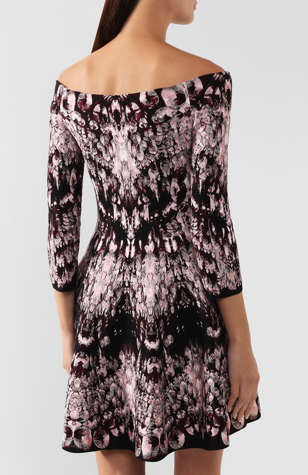 Платье ALEXANDER MCQUEEN розового цвета по цене 288000 руб., арт. 585244/Q1AG0, фото 4 Платье ALEXANDER MCQUEEN, арт. 585244/Q1AG0, фото 4