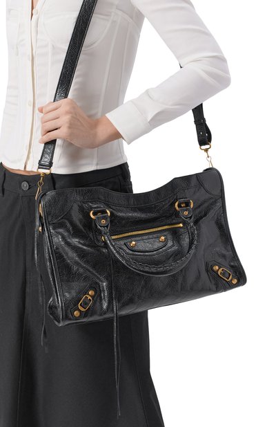 Сумка le city medium BALENCIAGA черного цвета по цене 422000 руб., арт. 823058/210F6, фото 2 Сумка le city medium BALENCIAGA, арт. 823058/210F6, фото 2