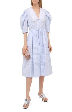 Женское хлопковое платье MIU MIU голубого цвета, арт. MF4341-Z58-F0M10 | Фото 2 (Материал внешний: Хлопок; Стили: Романтичный; Случай: Повседневный; Женское Кросс-КТ: Платье-одежда; Рукава: Короткие; Длина Ж (юбки, платья, шорты): До колена, Миди; Драгоценные камни: Проставлено; Материал сплава: Проставлено)