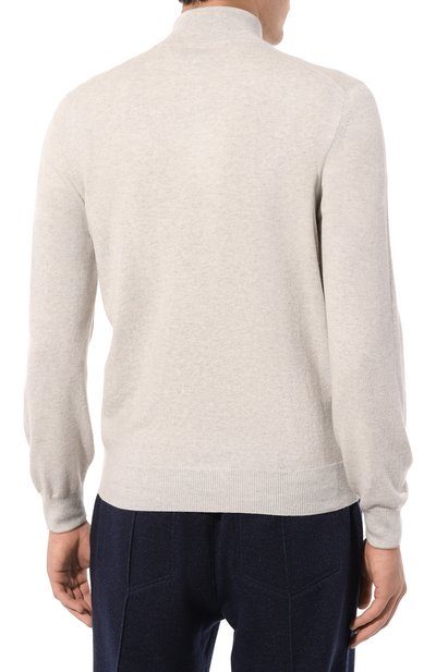 Кашемировый джемпер BRUNELLO CUCINELLI светло-серого цвета по цене 175000 руб., арт. M2200124, фото 4 Кашемировый джемпер BRUNELLO CUCINELLI, арт. M2200124, фото 4