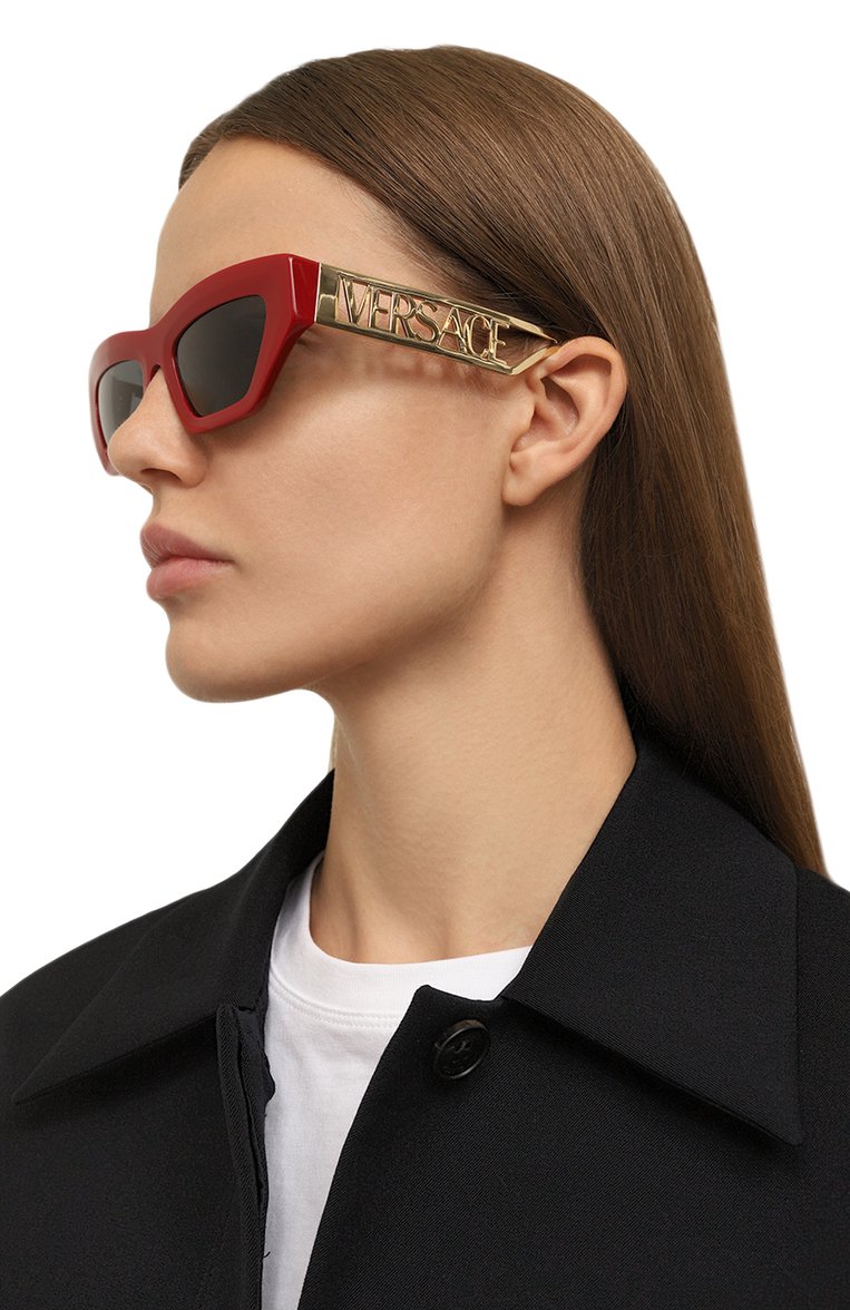 Женские солнцезащитные очки VERSACE бордового цв�ета, арт. 4432U-538887 | Фото 2 (Тип очков: С/з; Материал: Пластик; Региональные ограничения белый список (Axapta Mercury): Не проставлено; Нос: Не проставлено; Очки форма: Cat-eye, Квадратные; Оптика Гендер: оптика-женское)