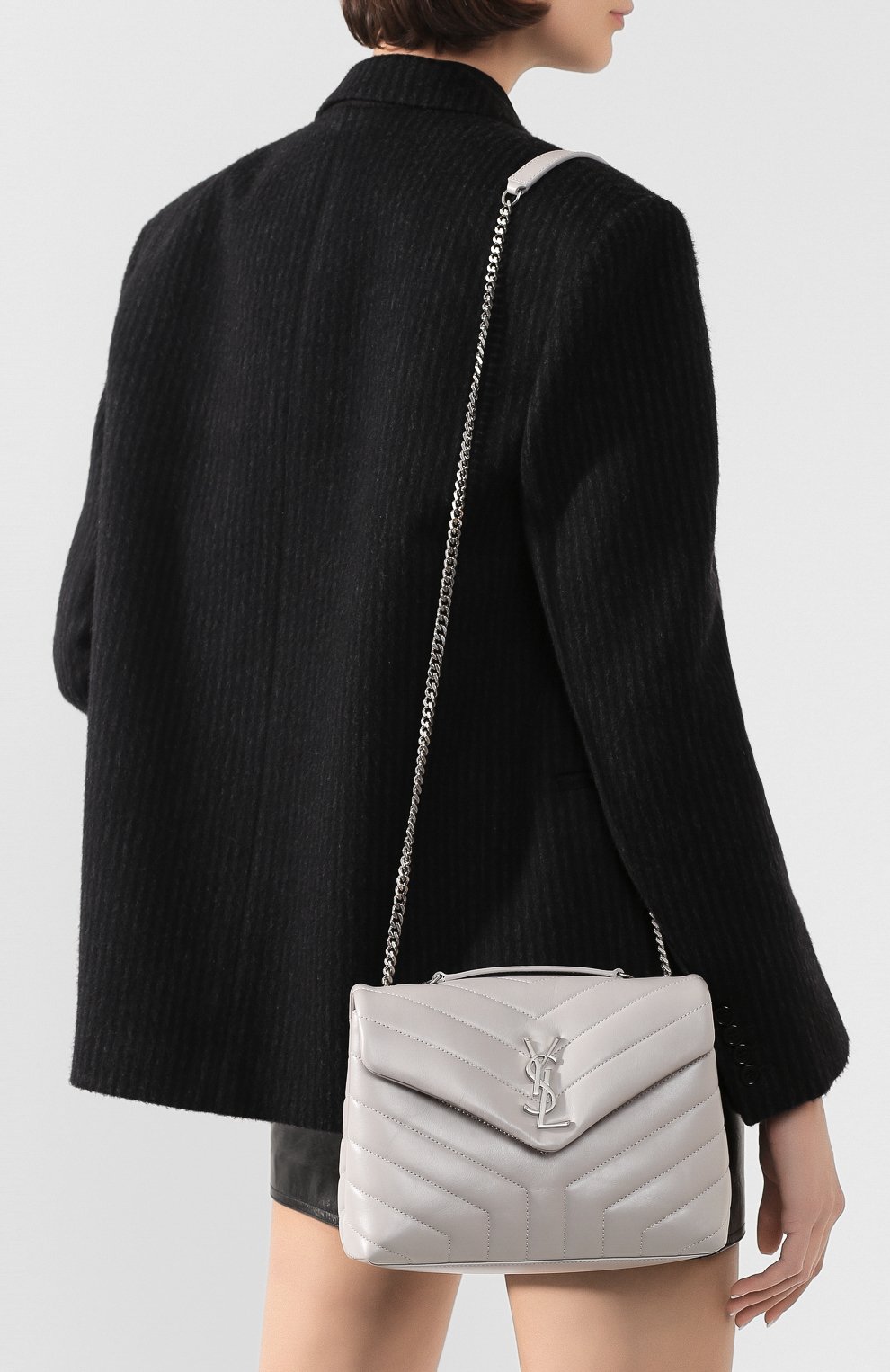 Сумка monogram loulou small SAINT LAURENT светло-серого цвета по цене 299500 руб., арт. 494699/DV726, фото 2 Сумка monogram loulou small SAINT LAURENT, арт. 494699/DV726, фото 2