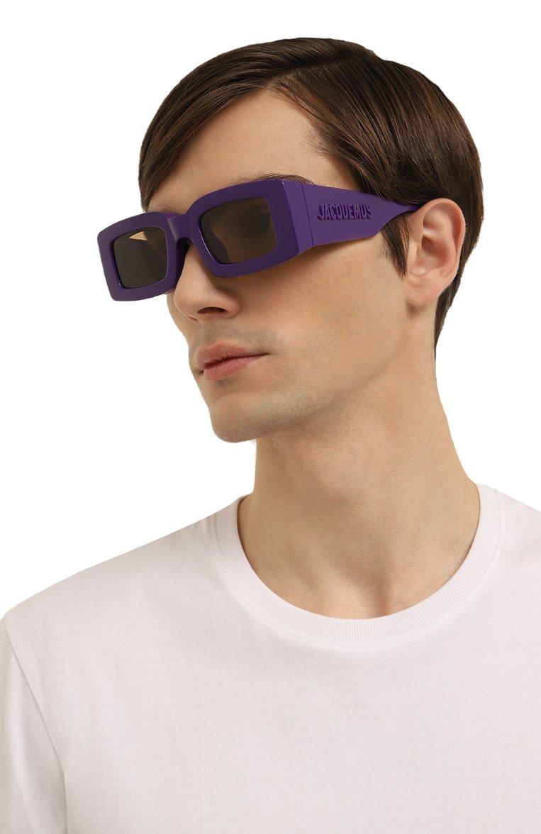 Женские солнцезащитные очки JACQUEMUS фиолетового цвета, арт. LES LUNETTES TUPI MULTI PURPLE | Фото 3 (Кросс-КТ: С/з-унисекс; Тип очков: С/з; Материал: Пластик; Региональные ограничения белый список (Axapta Mercury): Не проставлено; Нос: Не проставлено; Оптика Гендер: оптика-унисекс; Очки форма: Прямоугольные)