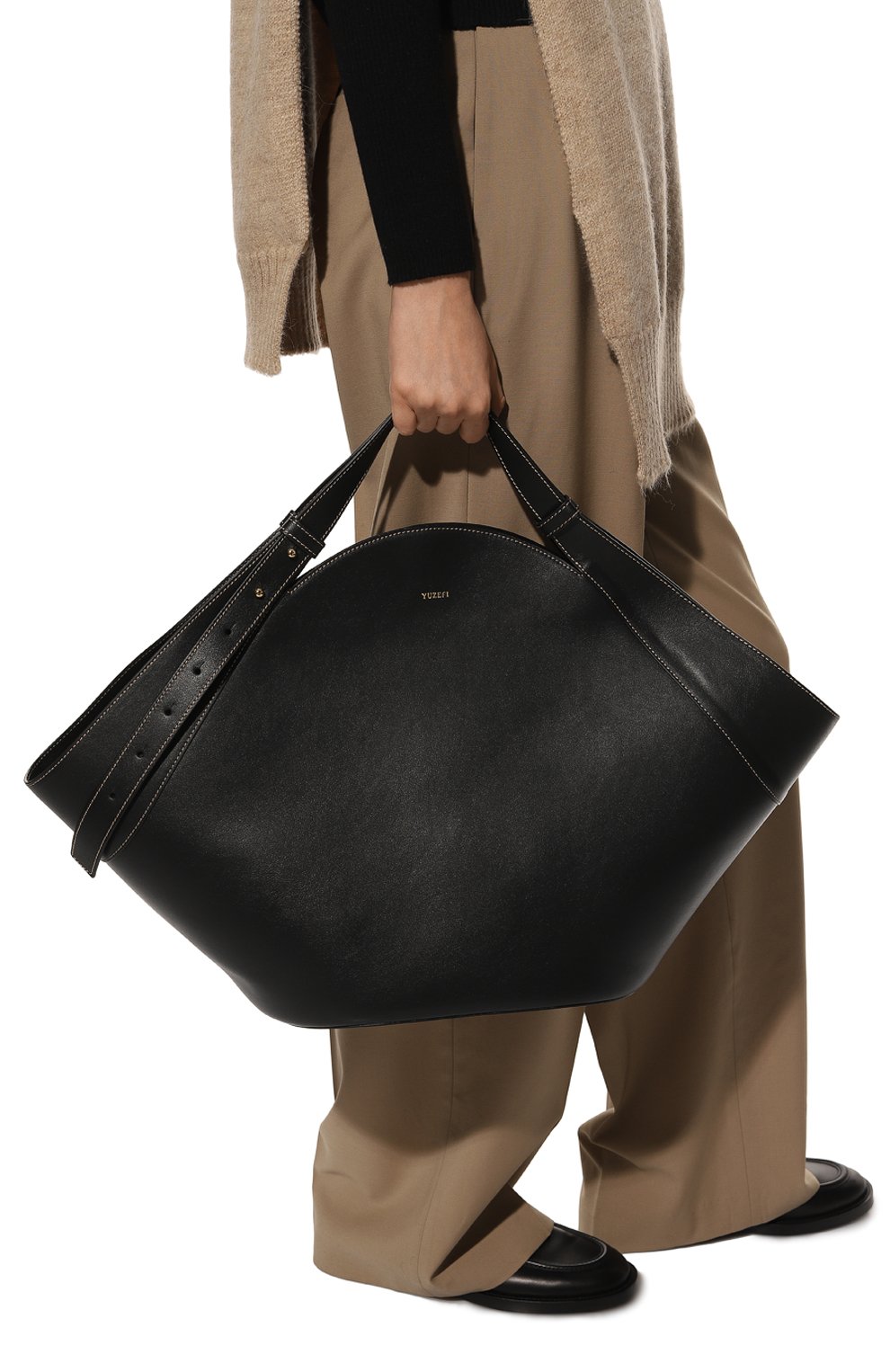 Сумка basket YUZEFI черного цвета по цене 99500 руб., арт. YUZSS20-BA-04, фото 2 Сумка basket YUZEFI, арт. YUZSS20-BA-04, фото 2