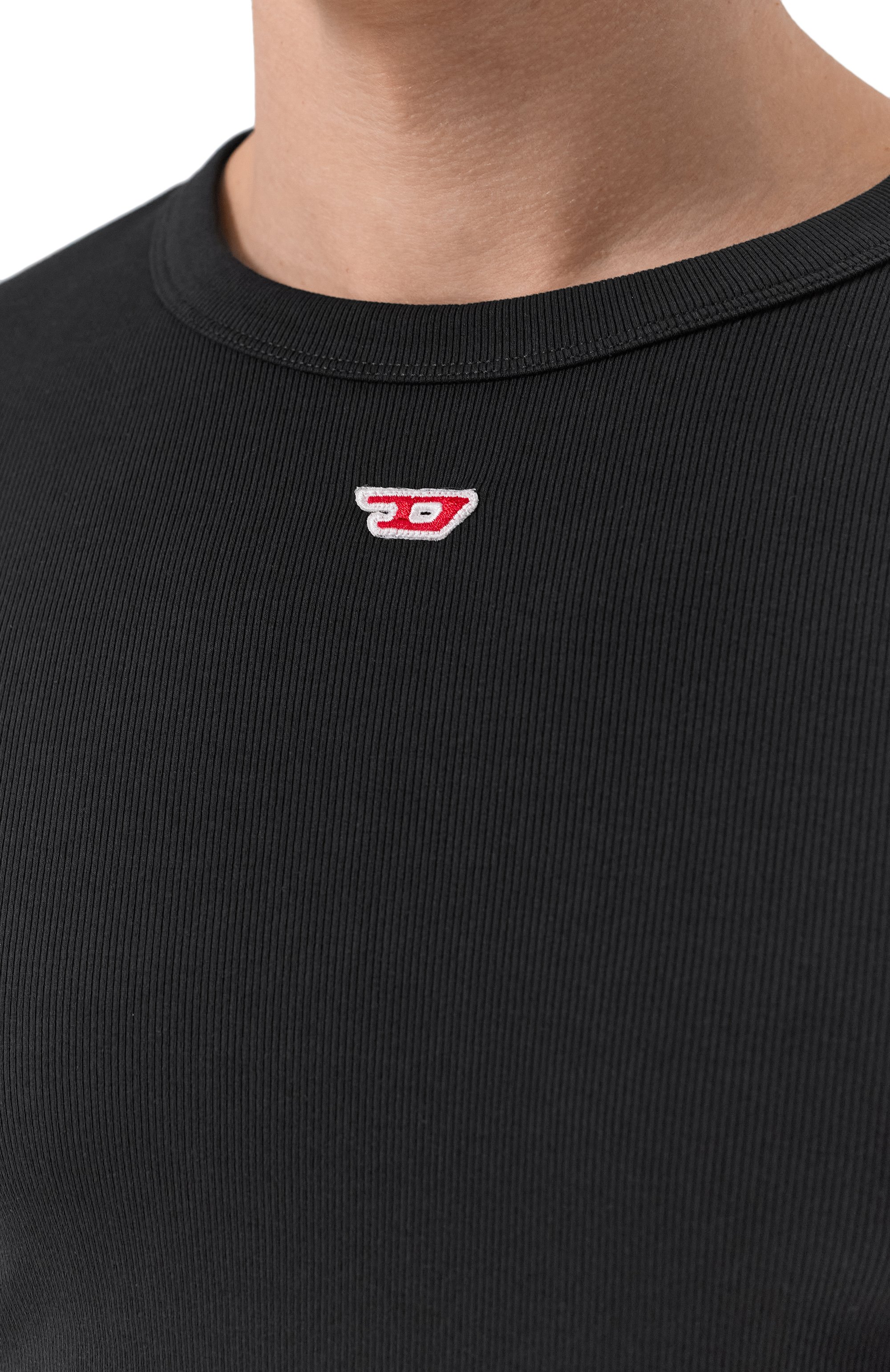 Хлопковый лонгслив DIESEL черного цвета по цене 13950 руб., арт. A14951/0EJAI, фото 5 Хлопковый лонгслив DIESEL, арт. A14951/0EJAI, фото 5