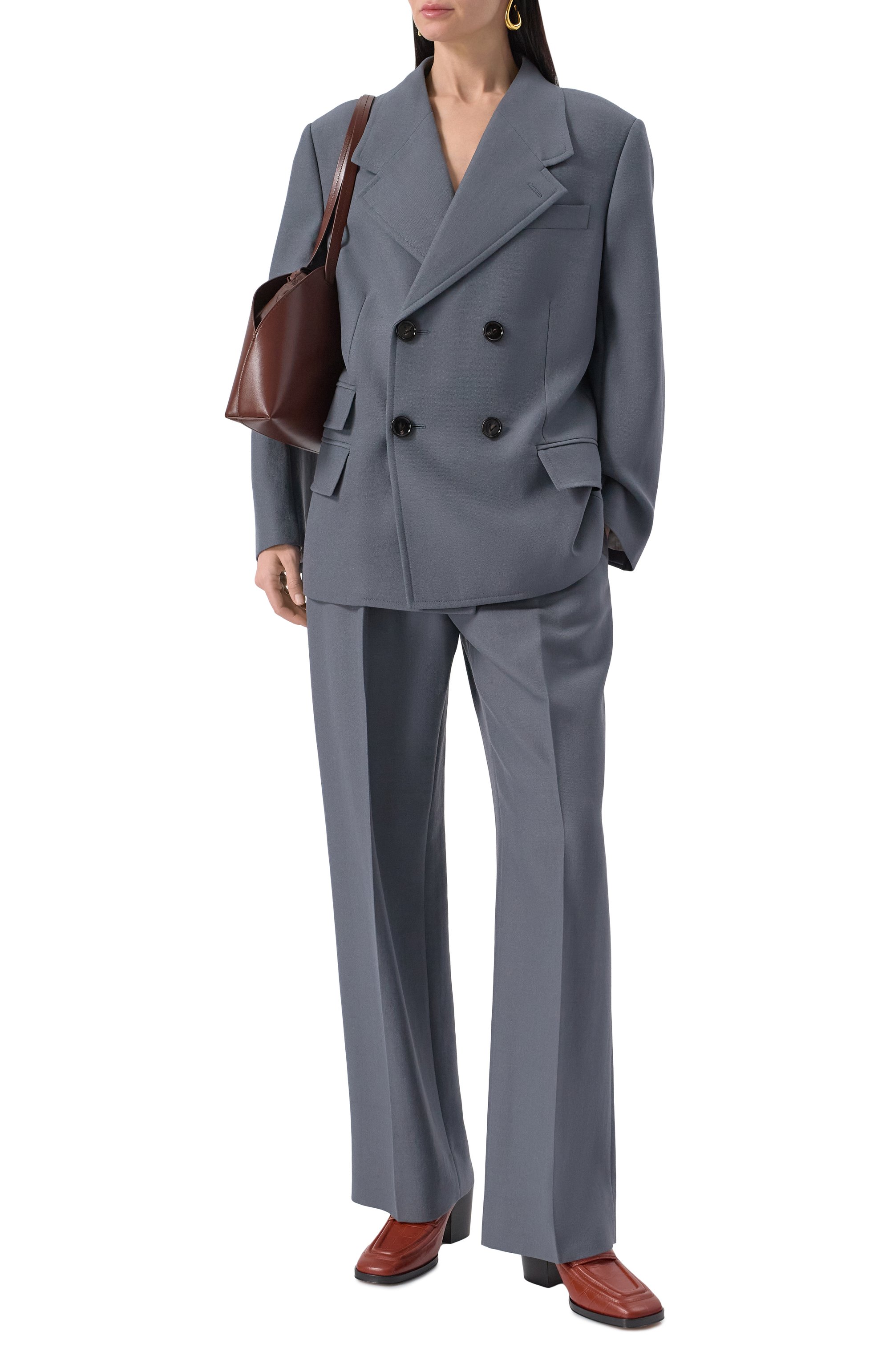 Шерстяные брюки BOTTEGA VENETA серого цвета по цене 163000 руб., арт. 812168/V4XY0, фото 2 Шерстяные брюки BOTTEGA VENETA, арт. 812168/V4XY0, фото 2