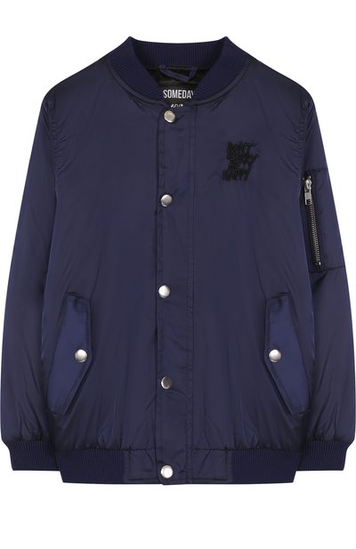 Бомбер с вышивкой на спине SOMETIME SOON синего цвета по цене 8295 руб., арт. 72130170, фото 1 Бомбер с вышивкой на спине SOMETIME SOON, арт. 72130170, фото 1