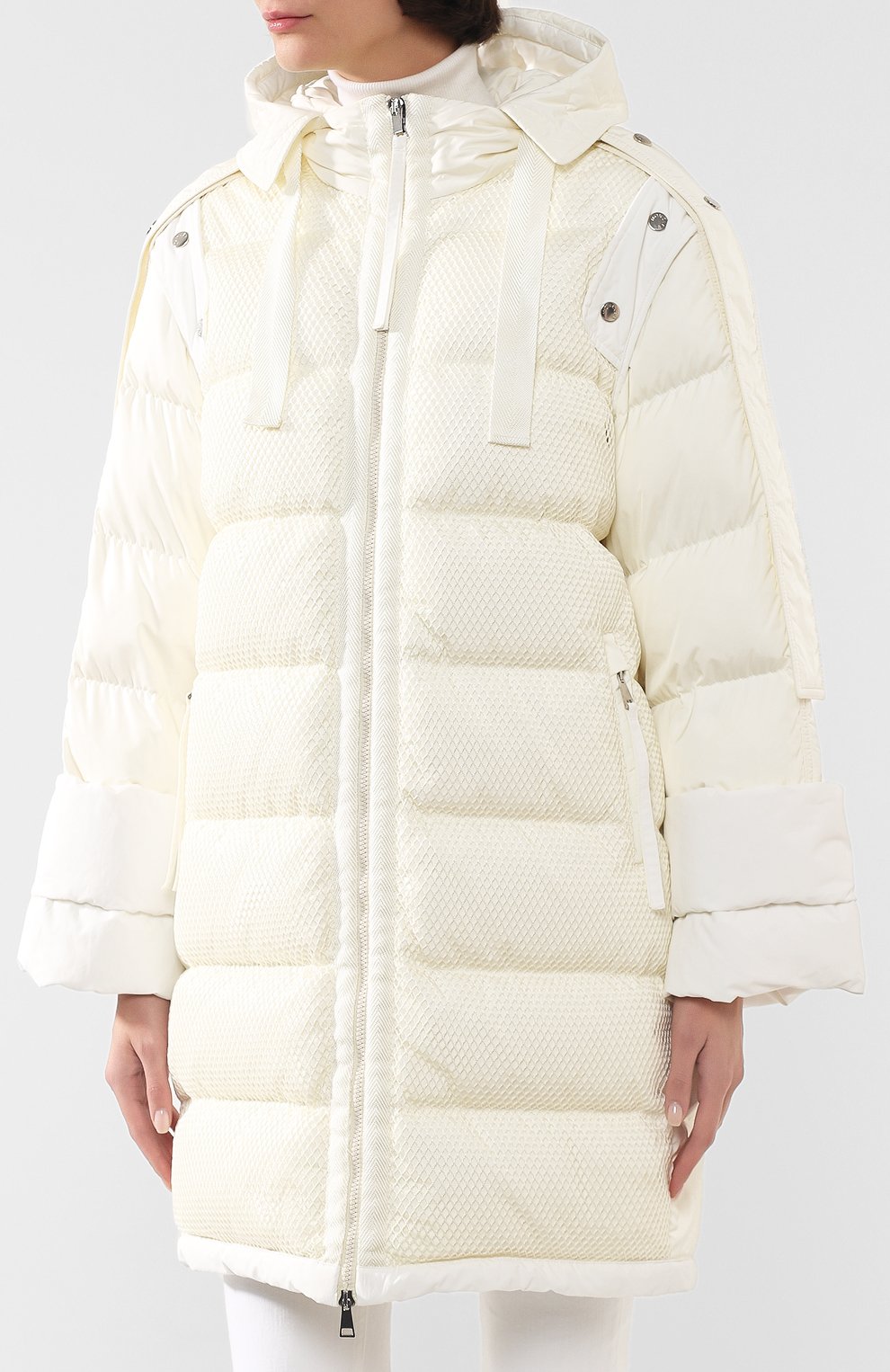 Пуховик 2 moncler 1952 x valextra MONCLER GENIUS белого цвета по цене 155000 руб., арт. E2-093-49892-80-C0122, фото 3 Пуховик 2 moncler 1952 x valextra MONCLER GENIUS, арт. E2-093-49892-80-C0122, фото 3