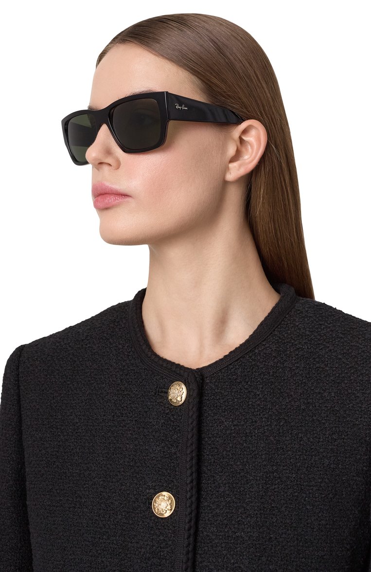 Женские солнцезащитные очки RAY-BAN черного цвета, арт. 0947S-901/31 | Фото 3 (Региональные ограничения белый список (Axapta Mercury): Не проставлено; Нос: Не проставлено; Материал: Пластик; Тип очков: С/з; Кросс-КТ: С/з-унисекс; Очки форма: Прямоугольные; Оптика Гендер: оптика-унисекс)
