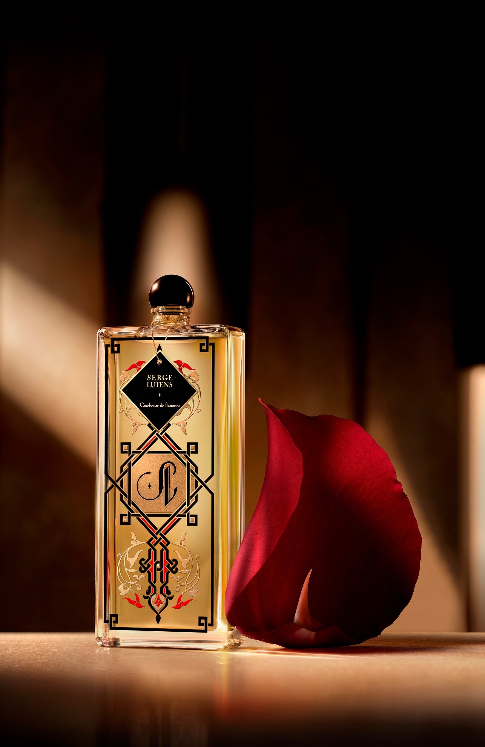 Парфюмерная вода cracheuse de flammes (100ml) SERGE LUTENS бесцветного цвета по цене 49500 руб., арт. 82100703SL, фото 5 Парфюмерная вода cracheuse de flammes (100ml) SERGE LUTENS, арт. 82100703SL, фото 5