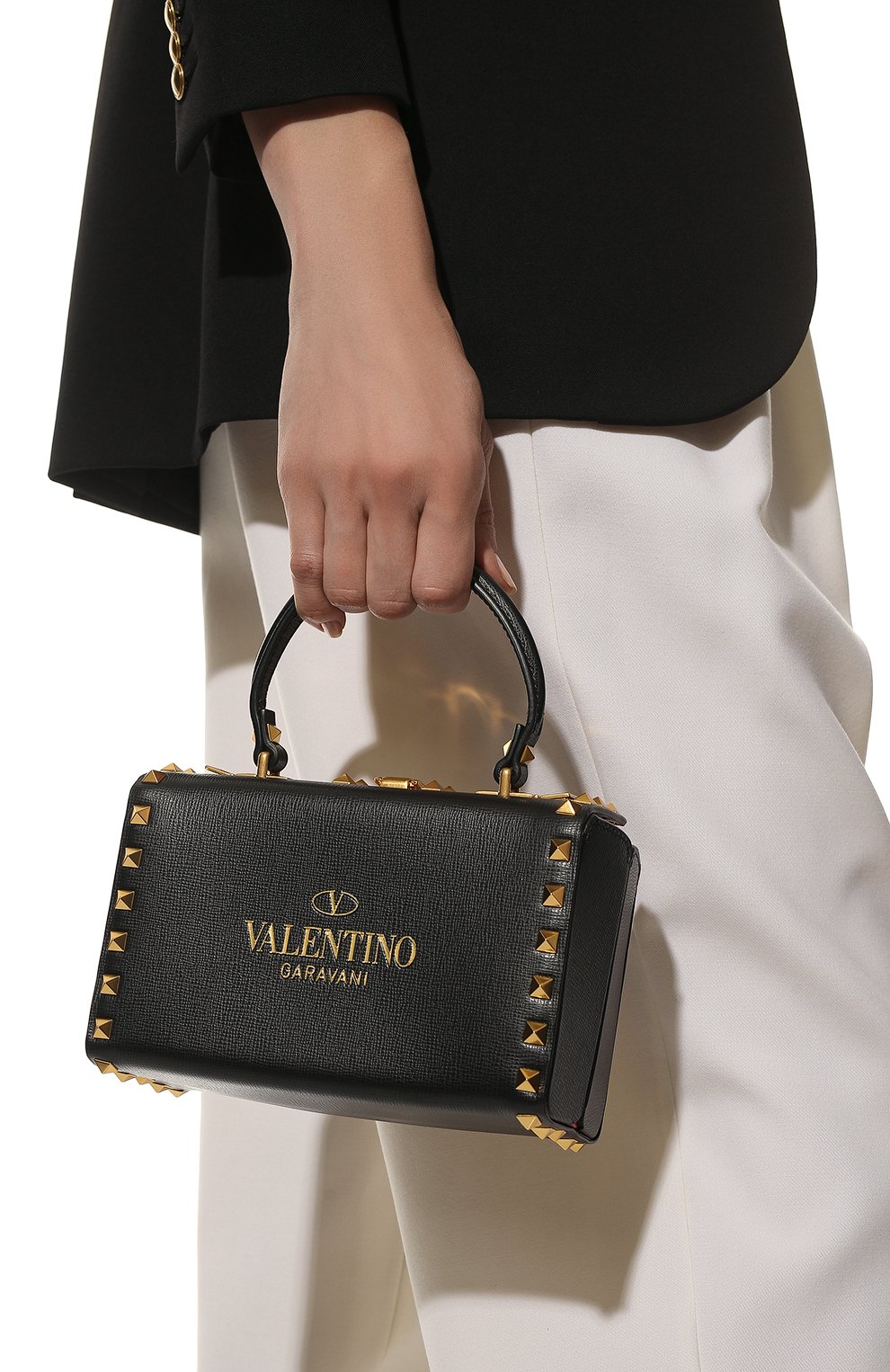 Сумка rockstud alcove VALENTINO черного цвета по цене 287500 руб., арт. WW2B0J73/WAX, фото 3 Сумка rockstud alcove VALENTINO, арт. WW2B0J73/WAX, фото 3