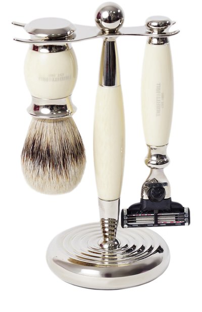 Помазок и станок с лезвием machiii TRUEFITT AND HILL бесцветного цвета по цене 73800 руб., арт. 330, фото 1 Помазок и станок с лезвием machiii TRUEFITT AND HILL, арт. 330, фото 1