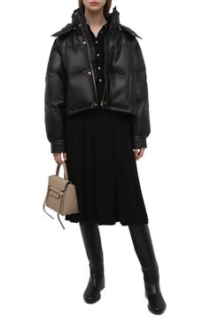 Женская кожаная куртка CELINE черного цвета, арт. 2EA26978E | Фото 2 (Рукава: Длинные; Материал внешний: Натуральная кожа; Материал подклада: Синтетический материал; Длина (верхняя одежда): Короткие; Стили: С�порт-шик; Кросс-КТ: Куртка, Пуховик; Драгоценные камни: Проставлено; Материал сплава: Проставлено; Женское Кросс-КТ: Замша и кожа)