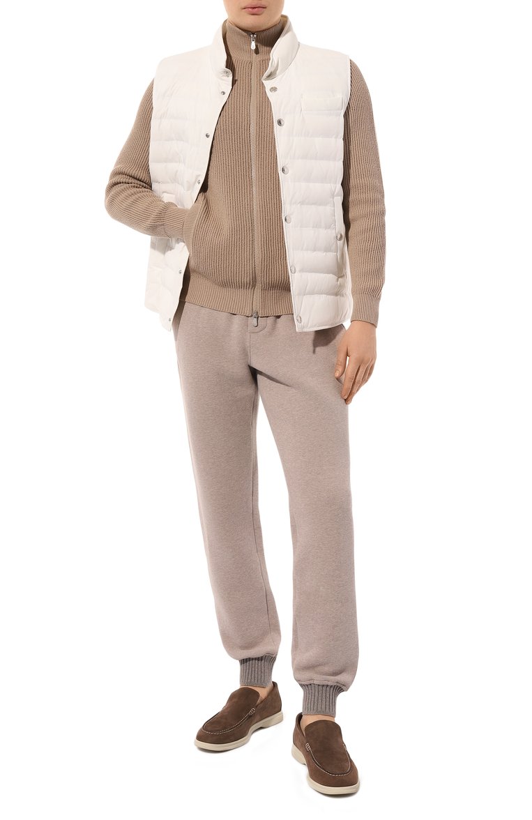 Мужской хлопковый кардиган BRUNELLO CUCINELLI бежевого цвета, арт. M2W70B2306 | Фото 2 (Длина (для топов): Стандартные; Рука�ва: Длинные; Материал внешний: Хлопок; Мужское Кросс-КТ: Кардиган-одежда; Стили: Кэжуэл; Застежка: Молния)