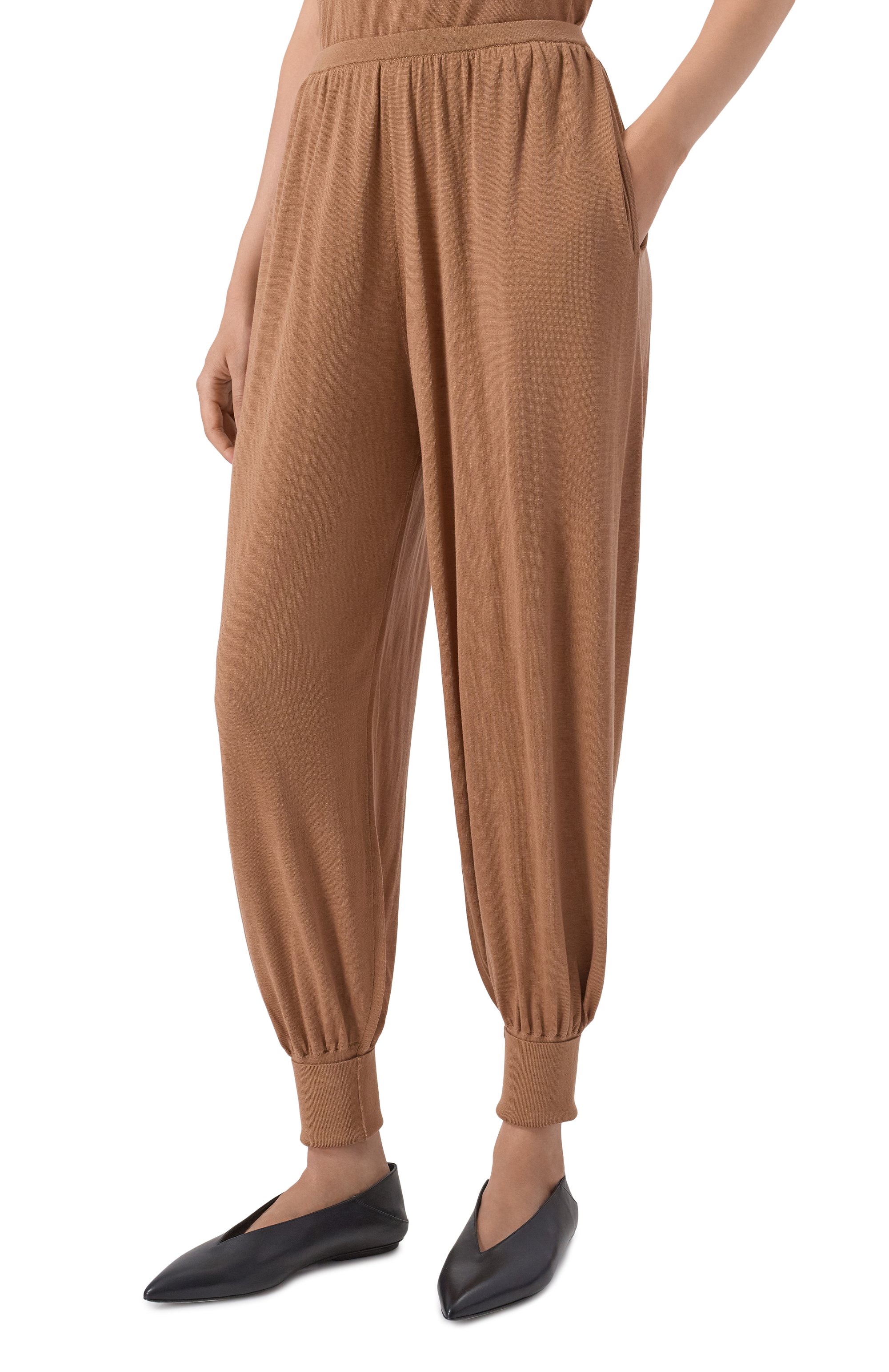 Джоггеры из шелка и хлопка 12 STOREEZ светло-коричневого цвета по цене 24000 руб., арт. 137944, фото 3 Джоггеры из шелка и хлопка 12 STOREEZ, арт. 137944, фото 3