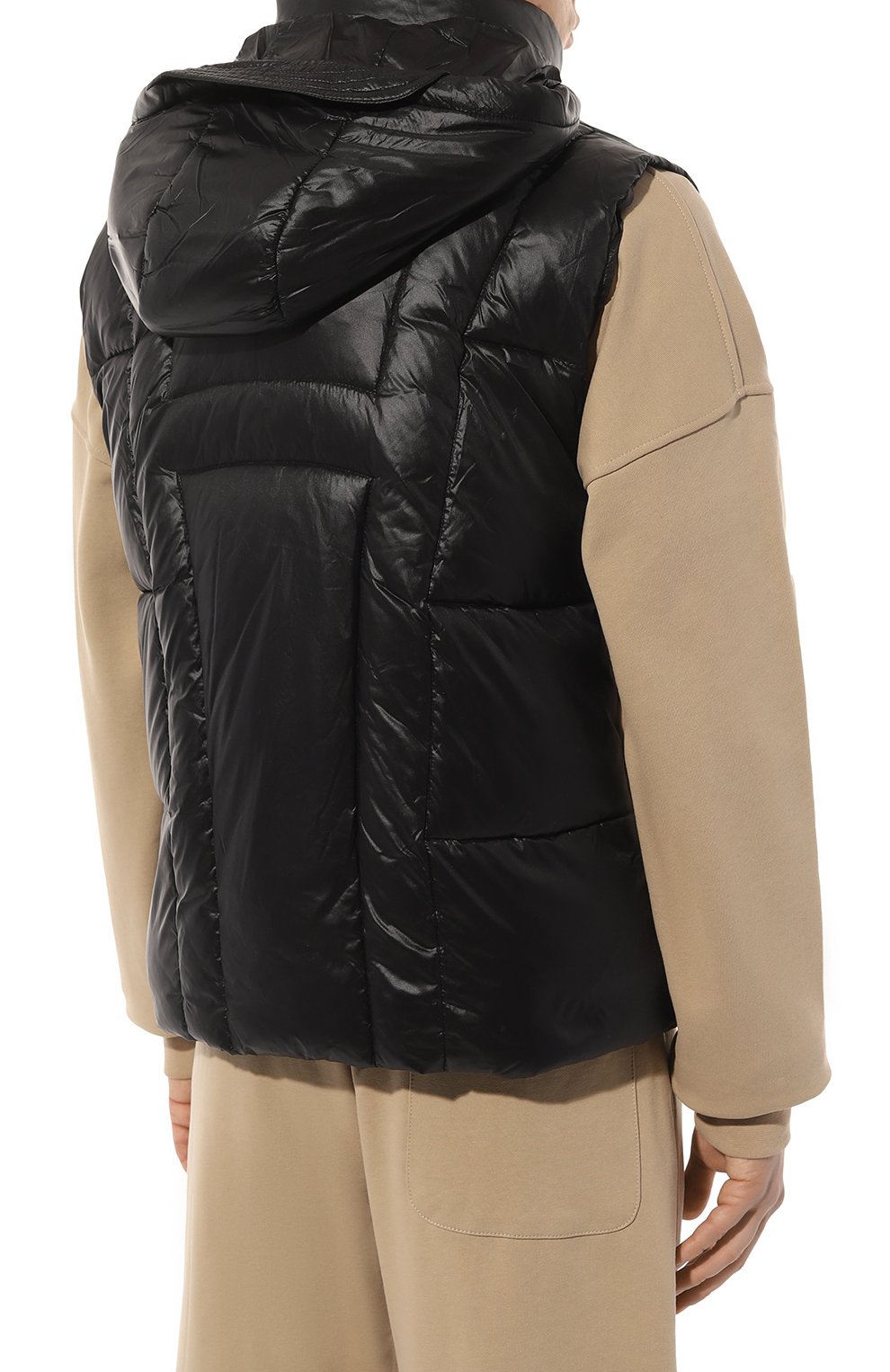 Утепленный жилет HINNOMINATE черного цвета по цене 39100 руб., арт. HNM332, фото 4 Утепленный жилет HINNOMINATE, арт. HNM332, фото 4