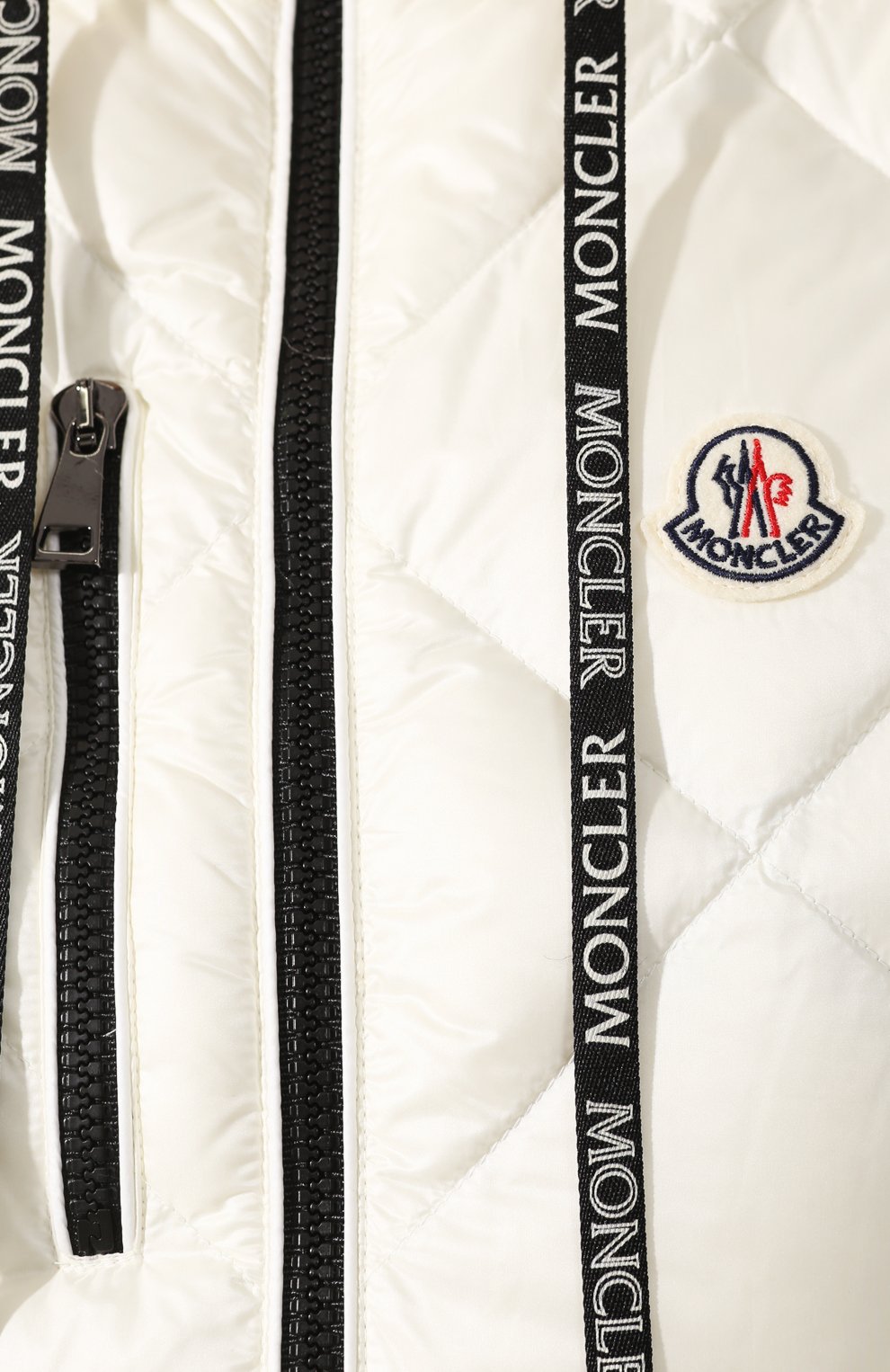 Пуховый жилет sucrex MONCLER белого цвета по цене 54500 руб., арт. F1-093-1A537-00-C0381, фото 5 Пуховый жилет sucrex MONCLER, арт. F1-093-1A537-00-C0381, фото 5