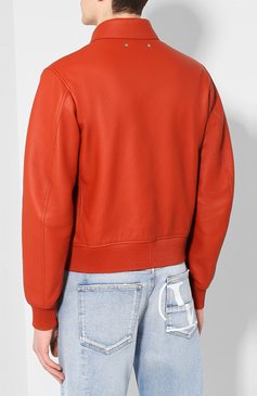 Мужской кожаный бомбер BERLUTI оранжевого цвета, арт. R17LBL72-001 | Фото 4 (Материал подклада: Купро; Принт: Без принта; Мужское Кросс-КТ: Кожа и замша, Верхняя одежда; Рукава: Длинные; Длина (верхняя одежда): Короткие; Кросс-КТ: Куртка, бомбер; Стили: Кэжуэл; Материал внешний: Натуральная кожа; Материал сплава: Проставлено; Драгоценные камни: Проставлено)