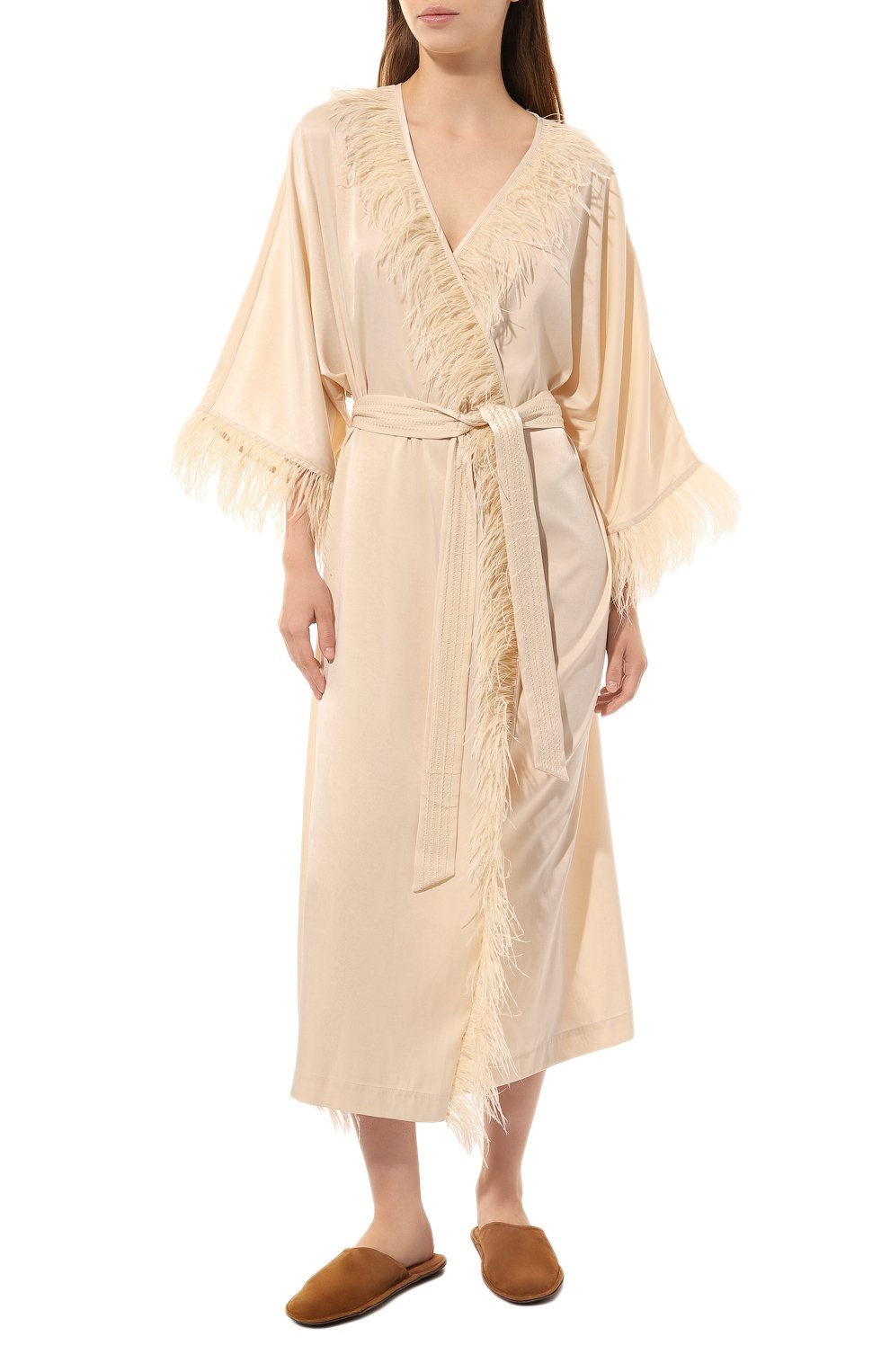 Халат с отделкой перьями LOVE STORIES светло-бежевого цвета по цене 24400 руб., арт. L2413801-180, фото 2 Халат с отделкой перьями LOVE STORIES, арт. L2413801-180, фото 2