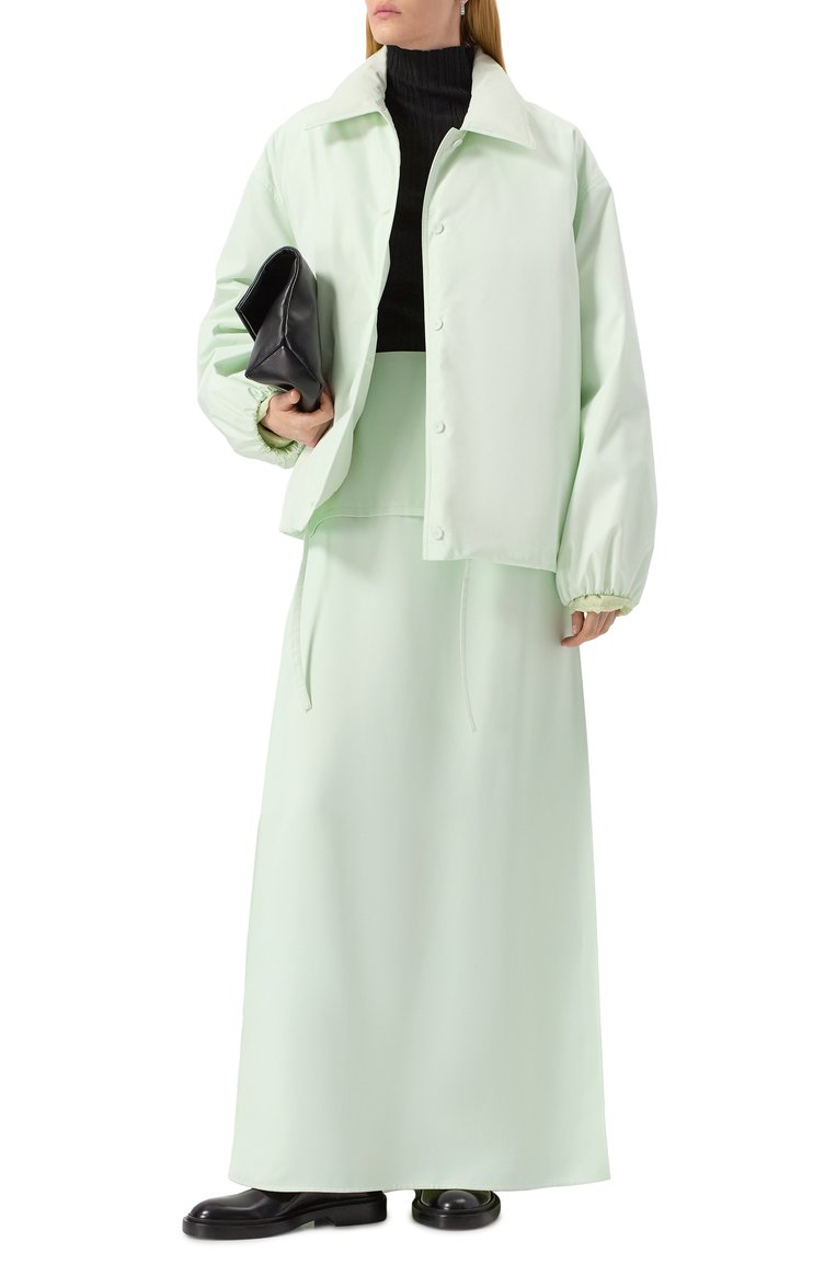 Женская пуховая куртка JIL SANDER светло-зеленого цвета, арт. J01AF0107-J70192 | Фото 2 (Материал внешний: Синтетический материал; Рукава: Длинные; Длина (верхняя одежда): Короткие; Материал подклада: Синтетический материал; Материал утеплителя: Пух и перо; Кросс-КТ: Куртка, Утепленные; Стили: Минимализм; Автоматизация ТО: Проставлено; Автоматизац�ия состава: Проставлено)