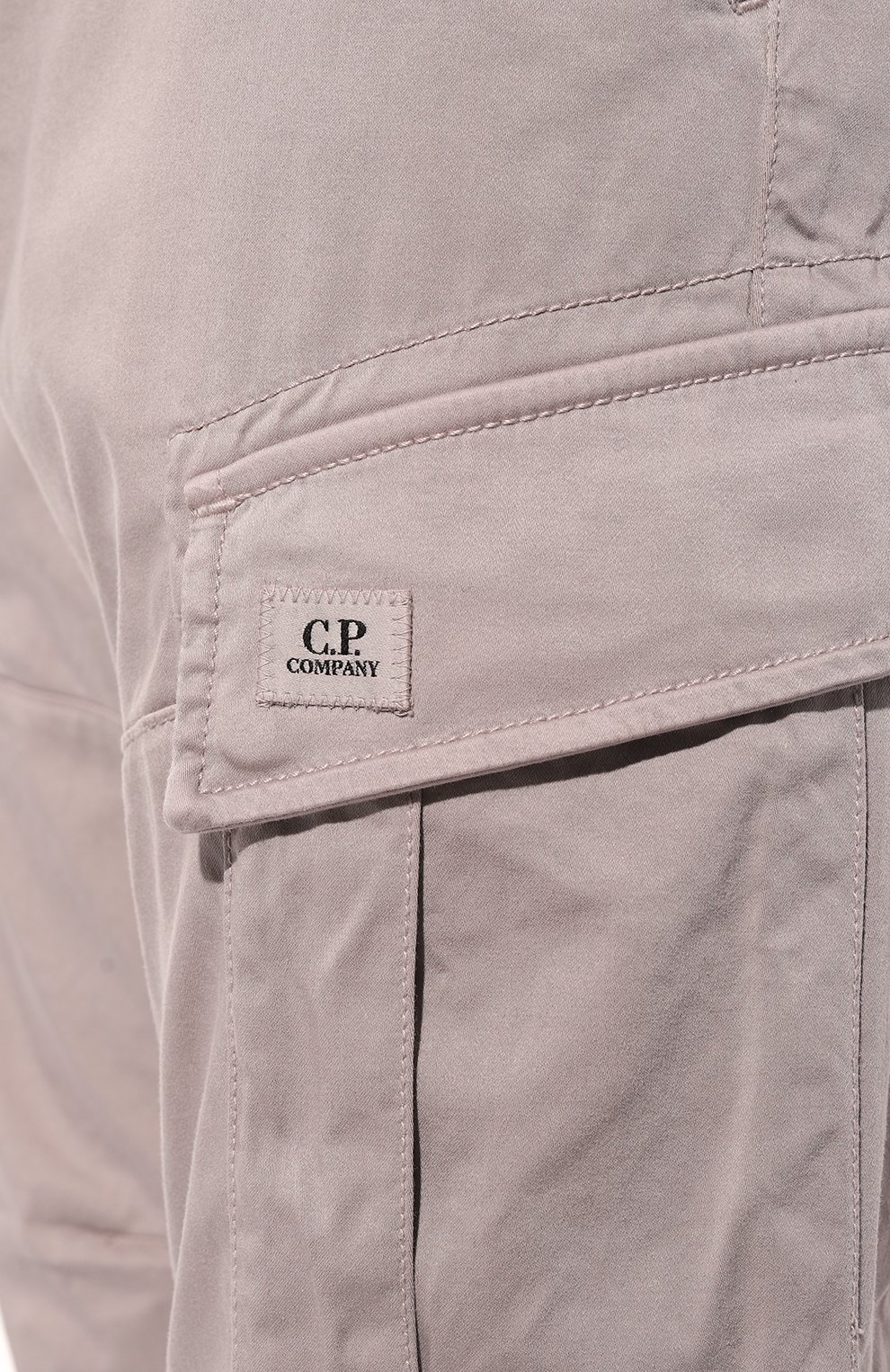 Хлопковые брюки-карго C.P. COMPANY светло-серого цвета по цене 29450 руб., арт. 16CMPA057A005694G, фото 5 Хлопковые брюки-карго C.P. COMPANY, арт. 16CMPA057A005694G, фото 5