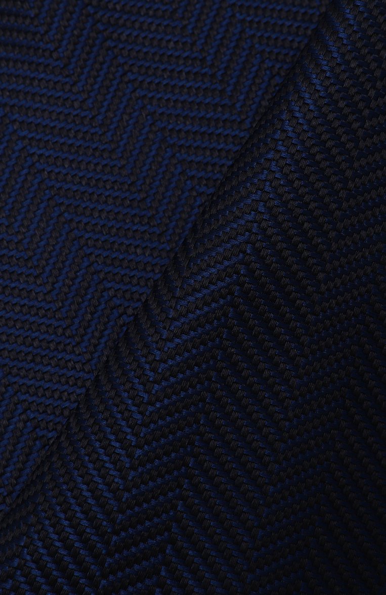 Мужской шелковый платок GIORGIO ARMANI темно-синего цвета, арт. 360023/4F928 | Фото 2 (Нос: Не проставлено; Материал: Шелк, Текстиль)