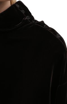 Женская бархатная блузка RALPH LAUREN коричневого цвета, арт. 293835467 | Фото 5 (Женское Кросс-КТ: Блуза-одежда; Рукава: Длинные; Принт: Без принта; Длина (для топов): Стандартные; Материал внешний: Вискоза; Стили: Гламурный, Кэжуэл; Драгоценные камни: Проставлено; Материал сплава: Проставлено)