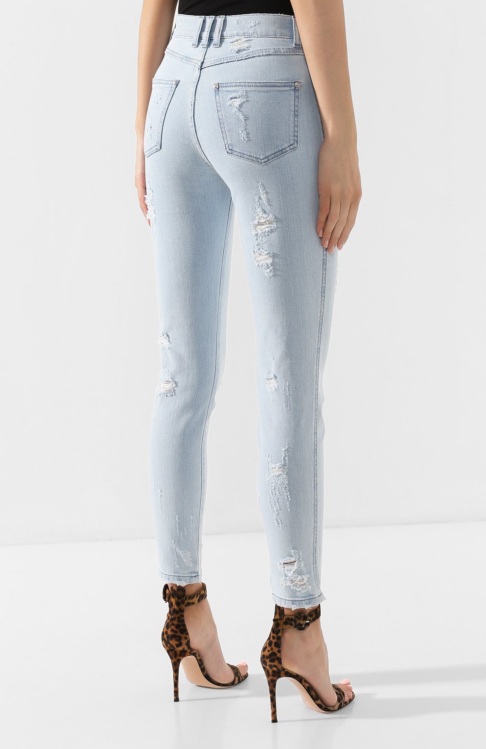 Джинсы с потертостями BALMAIN голубого цвета по цене 106500 руб., арт. SF25587/D089, фото 4 Джинсы с потертостями BALMAIN, арт. SF25587/D089, фото 4