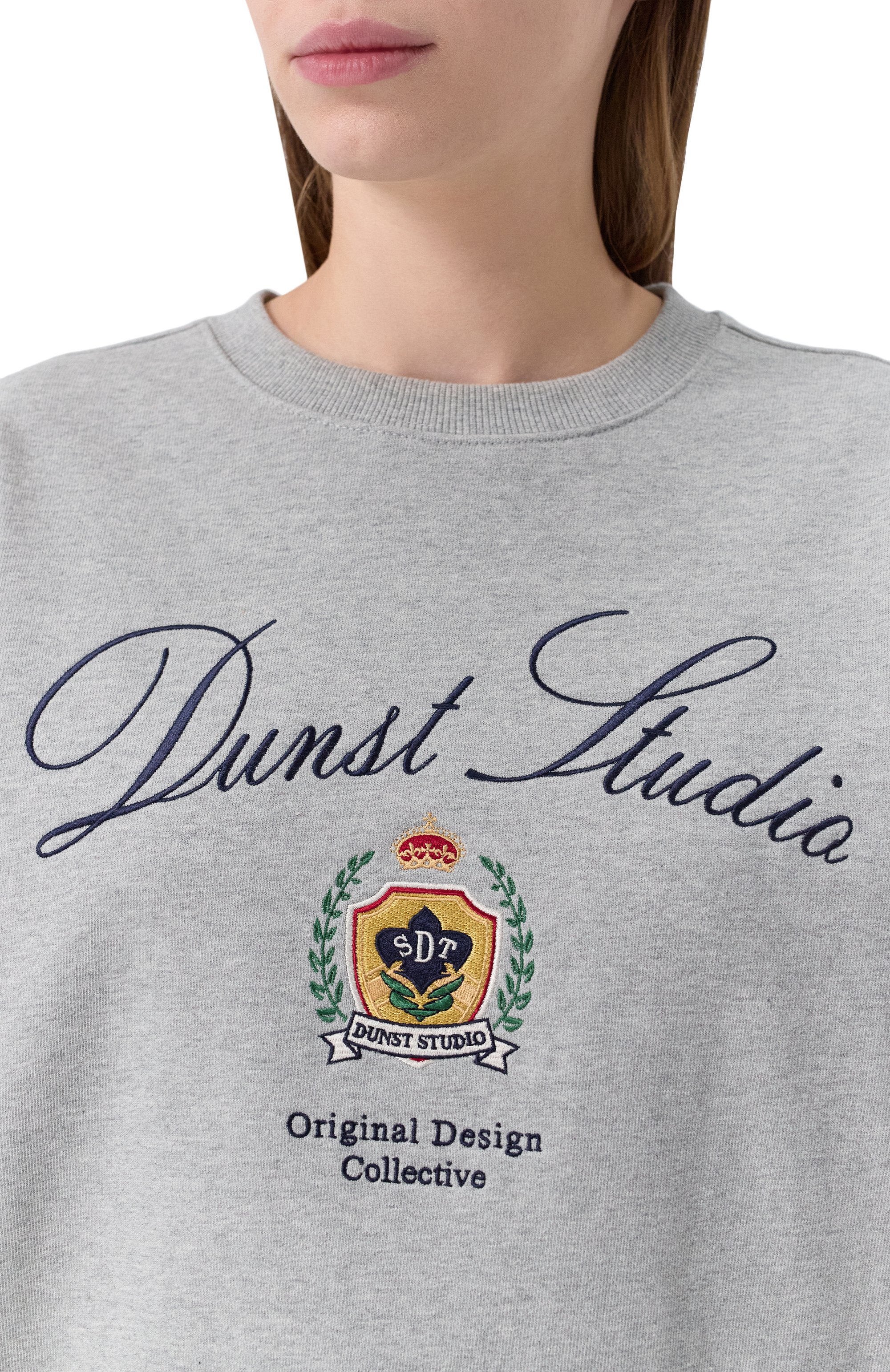 Хлопковый свитшот DUNST серого цвета по цене 9990 руб., арт. UDTS5A113G2, фото 5 Хлопковый свитшот DUNST, арт. UDTS5A113G2, фото 5