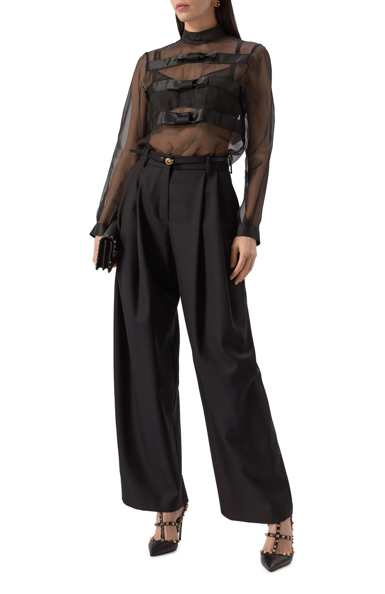 Женские кожаные туфли rockstud 100 VALENTINO черного цвета, арт. 6W2S0393/VCE | Фото 2 (Драгоценные камни: Проставлено; Каблук высота: Высокий; Материал сплава: Проставлено; Материал внешний: Натуральная кожа; Материал внутренний: Натуральная кожа; Подошва: Плоская; Каблук тип: Шпилька)