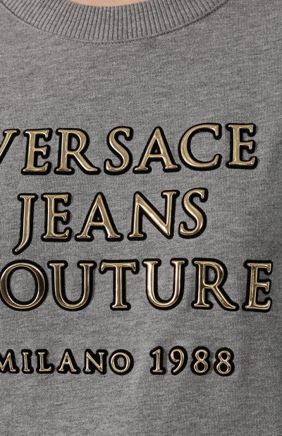 Хлопковый свитшот VERSACE JEANS COUTURE серого цвета по цене 15950 руб., арт. B6HUA774-UDP309 9B/30221, фото 5 Хлопковый свитшот VERSACE JEANS COUTURE, арт. B6HUA774-UDP309 9B/30221, фото 5