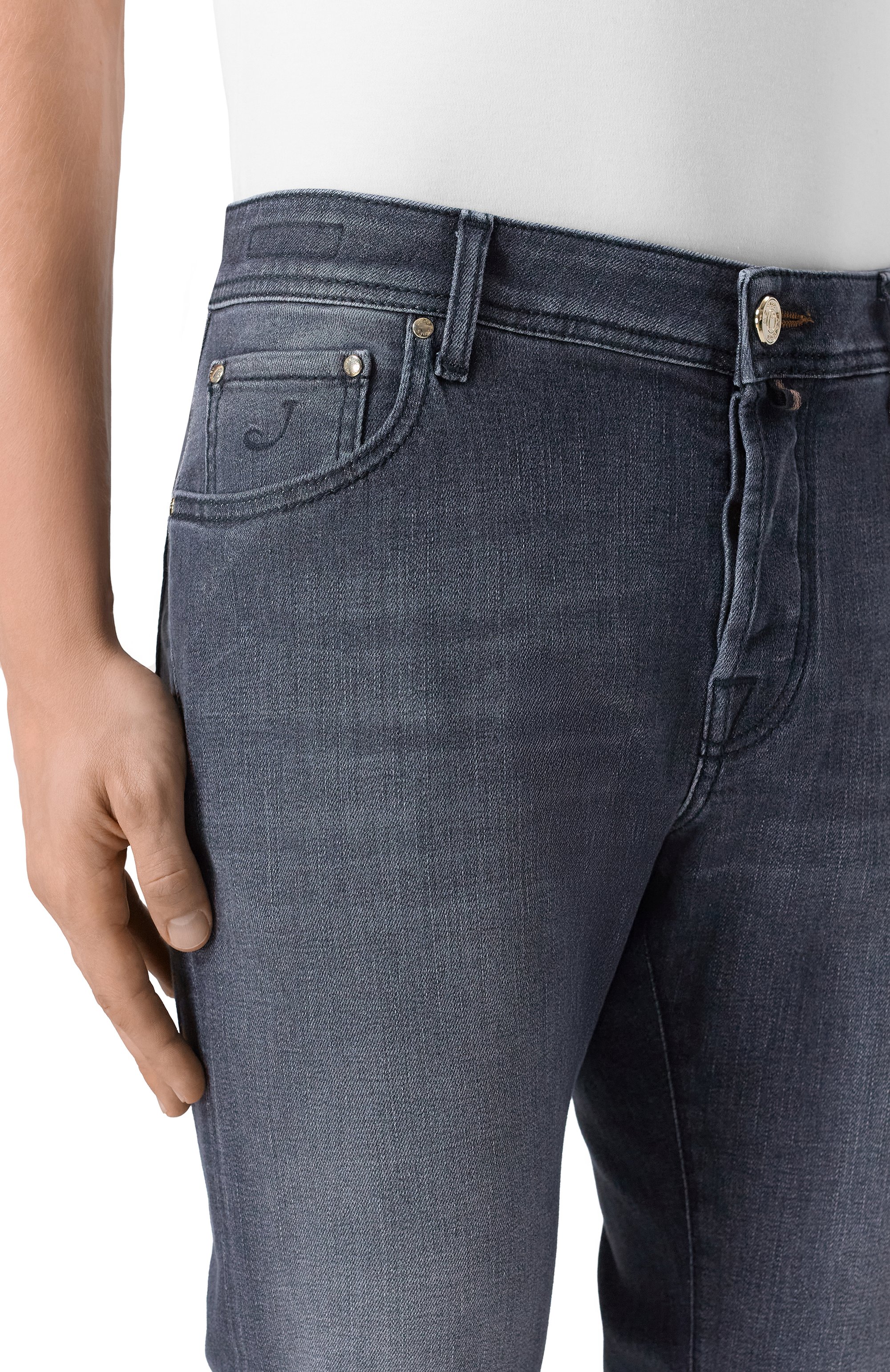 Джинсы nick JACOB COHEN темно-серого цвета по цене 58450 руб., арт. JUM_QE006 073 S4286 V2, фото 5 Джинсы nick JACOB COHEN, арт. JUM_QE006 073 S4286 V2, фото 5