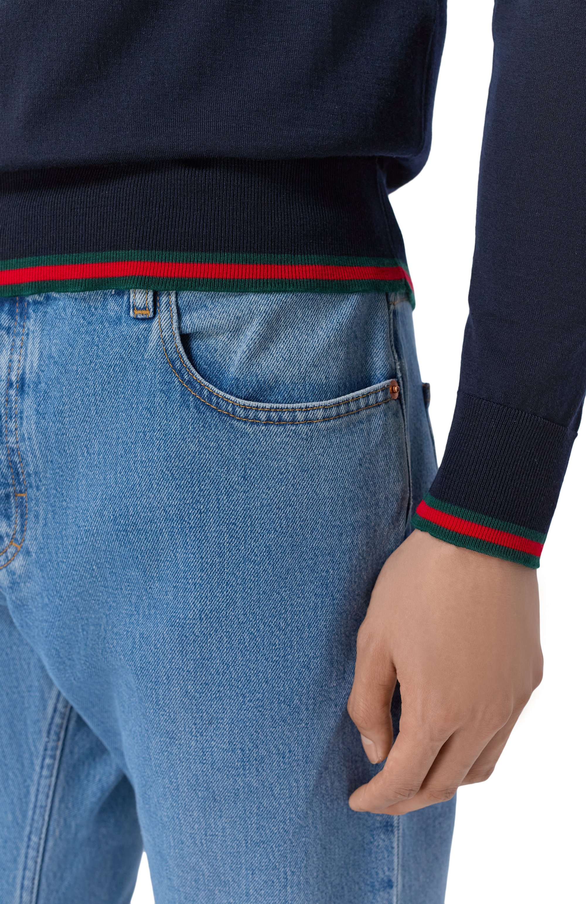 Шерстяной джемпер GUCCI темно-синего цвета по цене 169000 руб., арт. 814531/XKE0U, фото 5 Шерстяной джемпер GUCCI, арт. 814531/XKE0U, фото 5