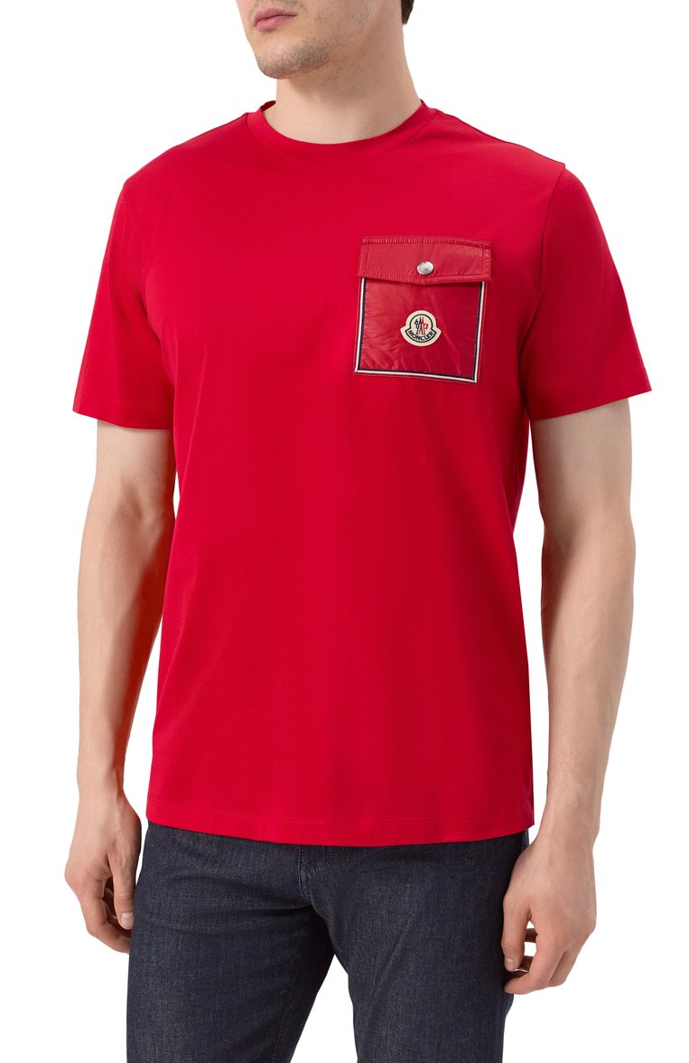 Мужская хлопковая футболка MONCLER красного цвета, арт. 8C00056/8390Y | Фото 3 (Материал внешний: Хлопок; Стили: Спорт-шик; Принт: Без принта; Длина (для топов): Стандартные; Рукава: Короткие; Мужское Кросс-КТ: Футболка-одежда; Кросс-КТ: Джерси; Детали: Декор; Автоматизация ТО: Проставлено; Автоматизация состава: Проставлено)