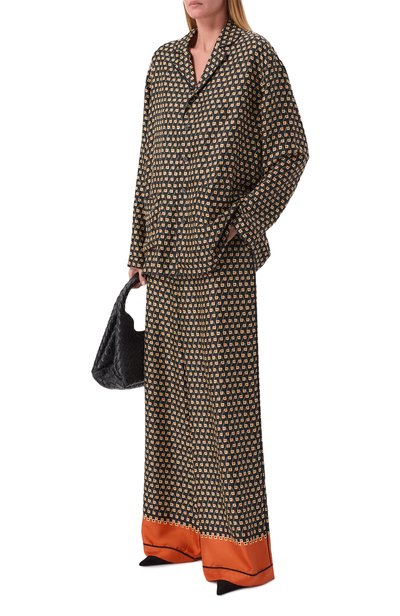 Шелковые брюки FENDI черного цвета по цене 261000 руб., арт. FR6770/B1UX, фото 2 Шелковые брюки FENDI, арт. FR6770/B1UX, фото 2
