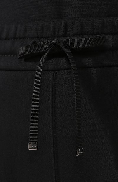 Хлопковые брюки MONCLER черного цвета по цене 62750 руб., арт. E2-093-87527-80-V8037, фото 5 Хлопковые брюки MONCLER, арт. E2-093-87527-80-V8037, фото 5