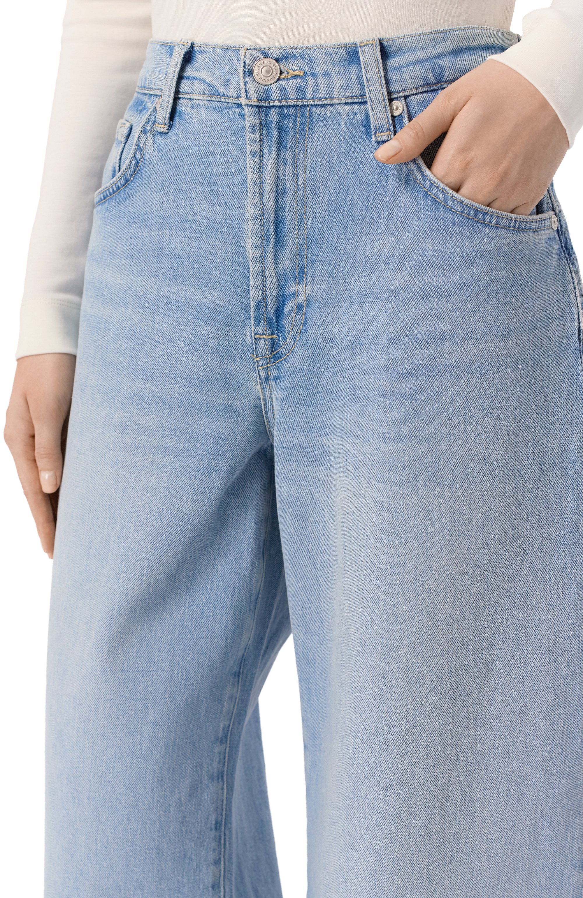 Джинсы bonnie 7 FOR ALL MANKIND голубого цвета по цене 27800 руб., арт. 7UF70C10/B0NNIE CURVILINEAR, фото 5 Джинсы bonnie 7 FOR ALL MANKIND, арт. 7UF70C10/B0NNIE CURVILINEAR, фото 5