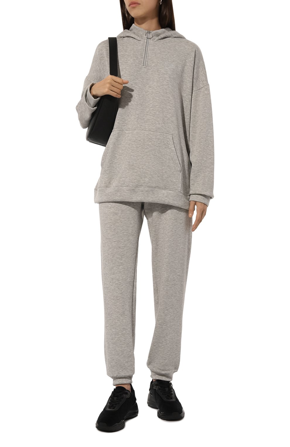 Текстильные кроссовки EMPORIO ARMANI черного цвета по цене 43200 руб., арт. X3X217/XR218, фото 2 Текстильные кроссовки EMPORIO ARMANI, арт. X3X217/XR218, фото 2