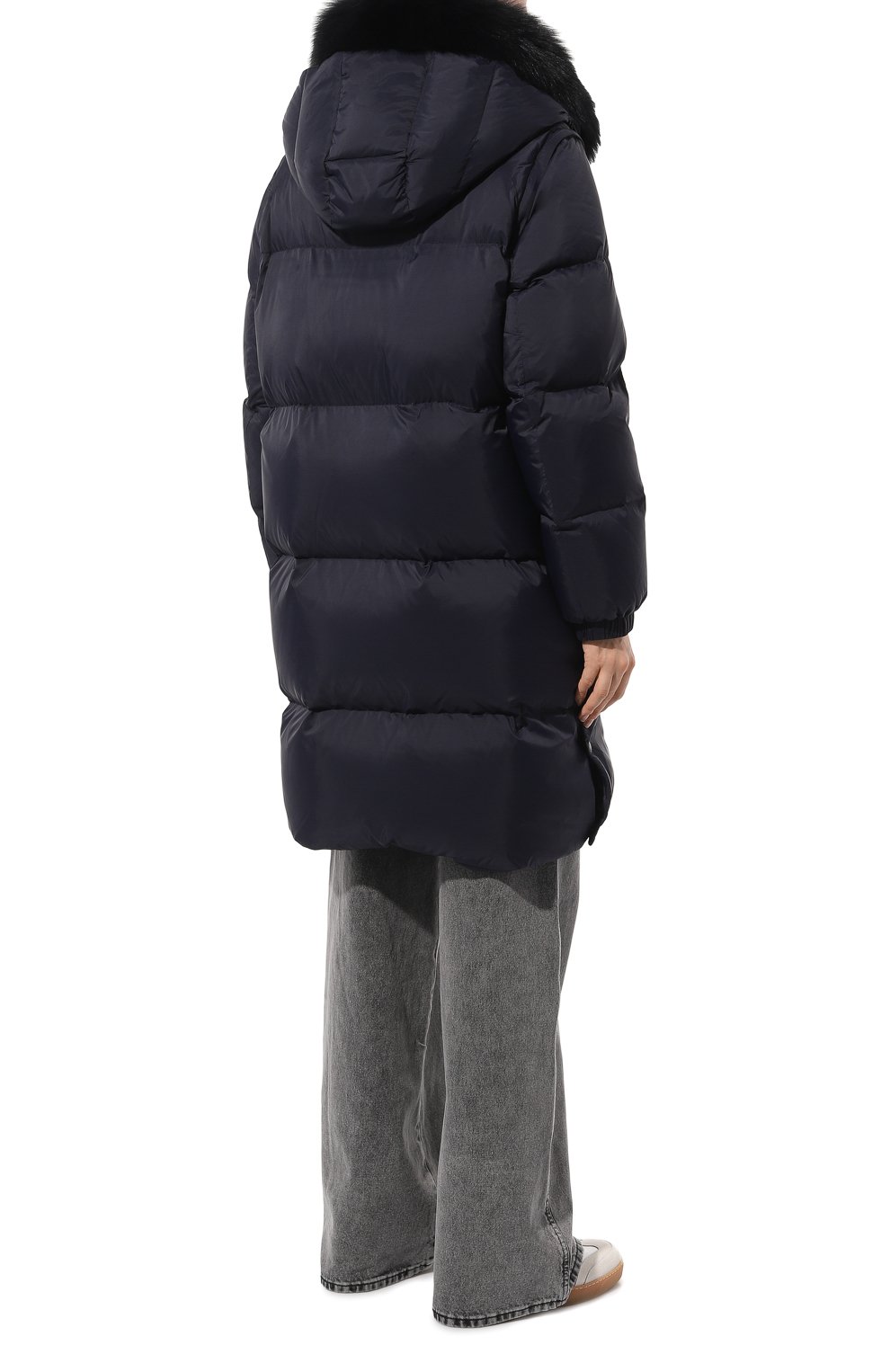 Пуховик YVES SALOMON темно-синего цвета по цене 188500 руб., арт. 23WFM06000DORD, фото 4 Пуховик YVES SALOMON, арт. 23WFM06000DORD, фото 4