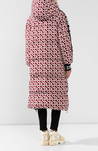 Пуховик DOLCE & GABBANA бордового цвета по цене 354000 руб., арт. F9G19T/HSMG1, фото 4 Пуховик DOLCE & GABBANA, арт. F9G19T/HSMG1, фото 4