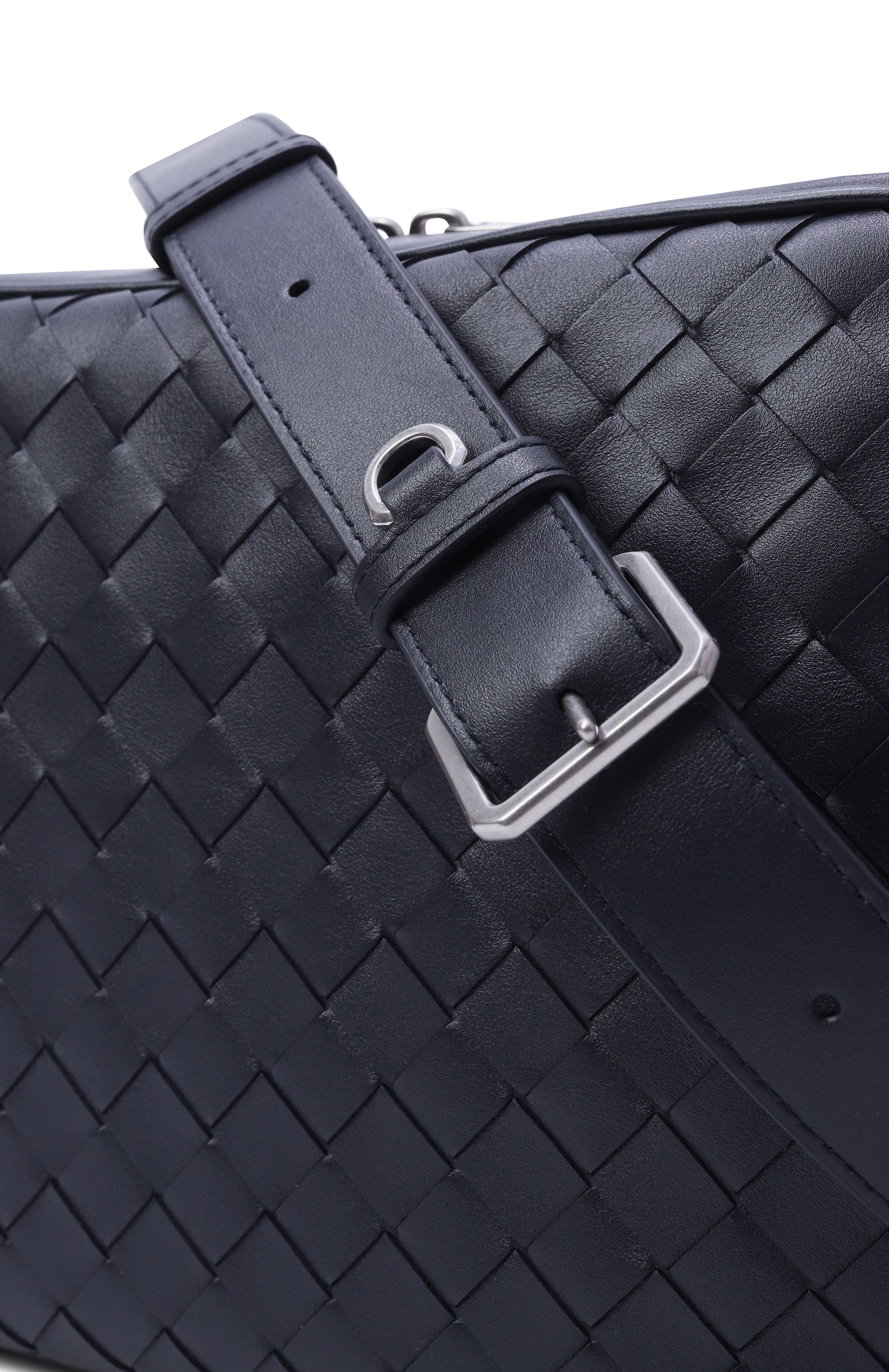 Сумка intrecciato BOTTEGA VENETA темно-синего цвета по цене 346500 руб., арт. 755925/V2HL1, фото 5 Сумка intrecciato BOTTEGA VENETA, арт. 755925/V2HL1, фото 5