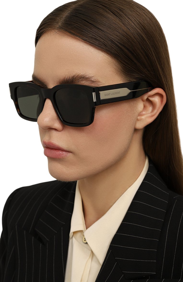 Женские солнцезащитные очки SAINT LAURENT коричневого цвета, арт. SL 617 002 | Фото 3 (Нос: Не проставлено; Региональные ограничения белый список (Axapta Mercury): Не проставлено; Кросс-КТ: С/з-унисекс; Тип очков: С/з; Материал: Пластик; Очки форма: Квадратные; Оптика Гендер: оптика-унисекс)