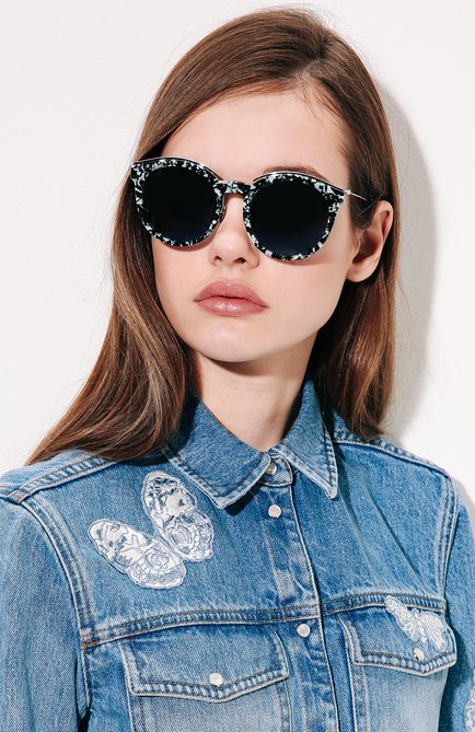 Женские солнцезащитные очки DIOR EYEWEAR черно-белого цвета, арт. DI0RBL0SS0M YE6 | Фото 2 (Статус проверки: Проверена категория, Требуются правки; Тип очков: С/з; Материал сплава: Проверено; Региональные ограничения белый список (Axapta Mercury): Не проставлено; Нос: Не проставлено)